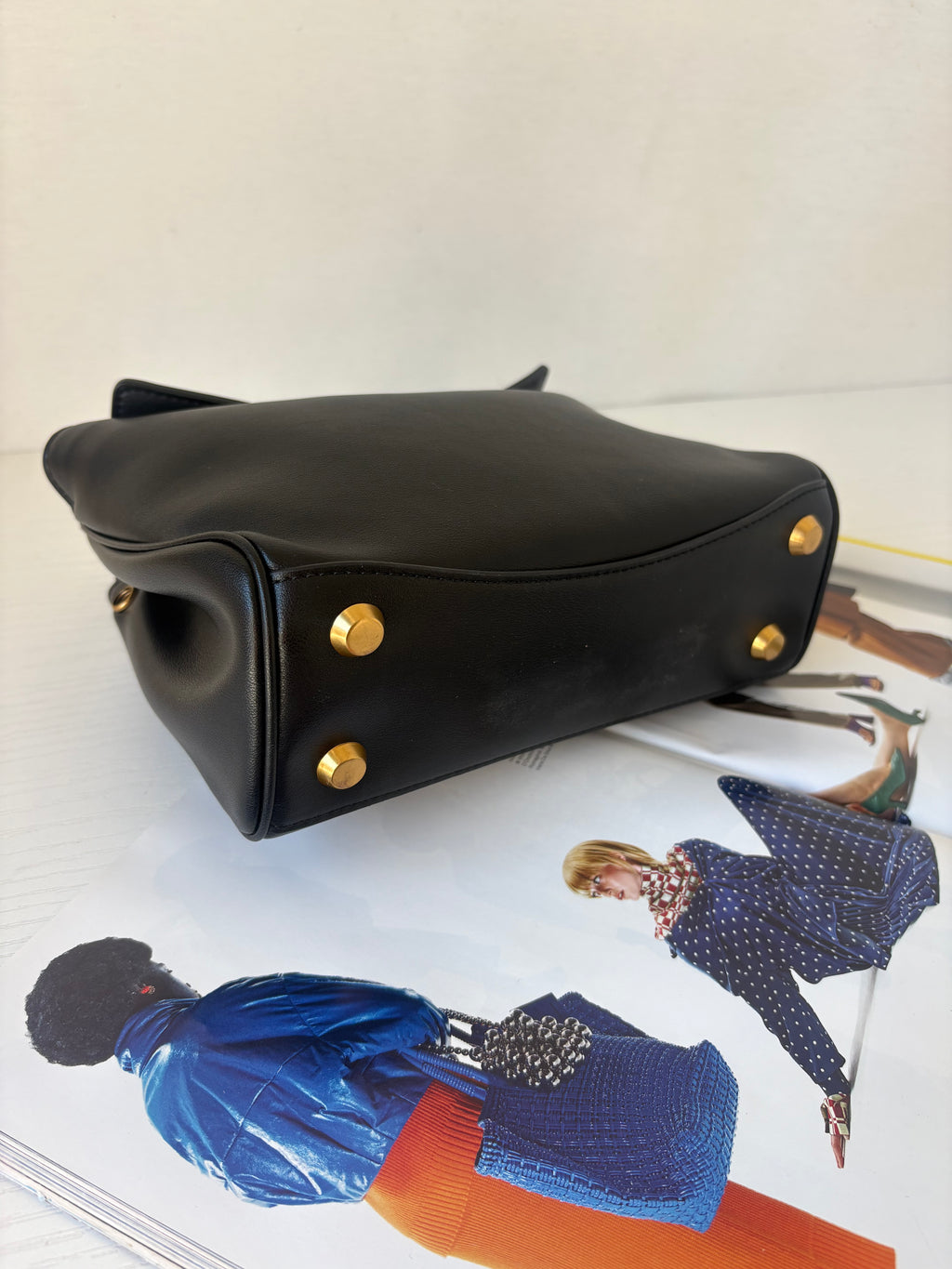 ICON Top Handle 23