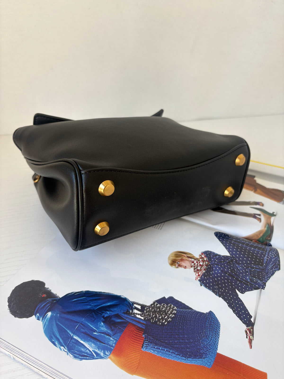 ICON Top Handle 23