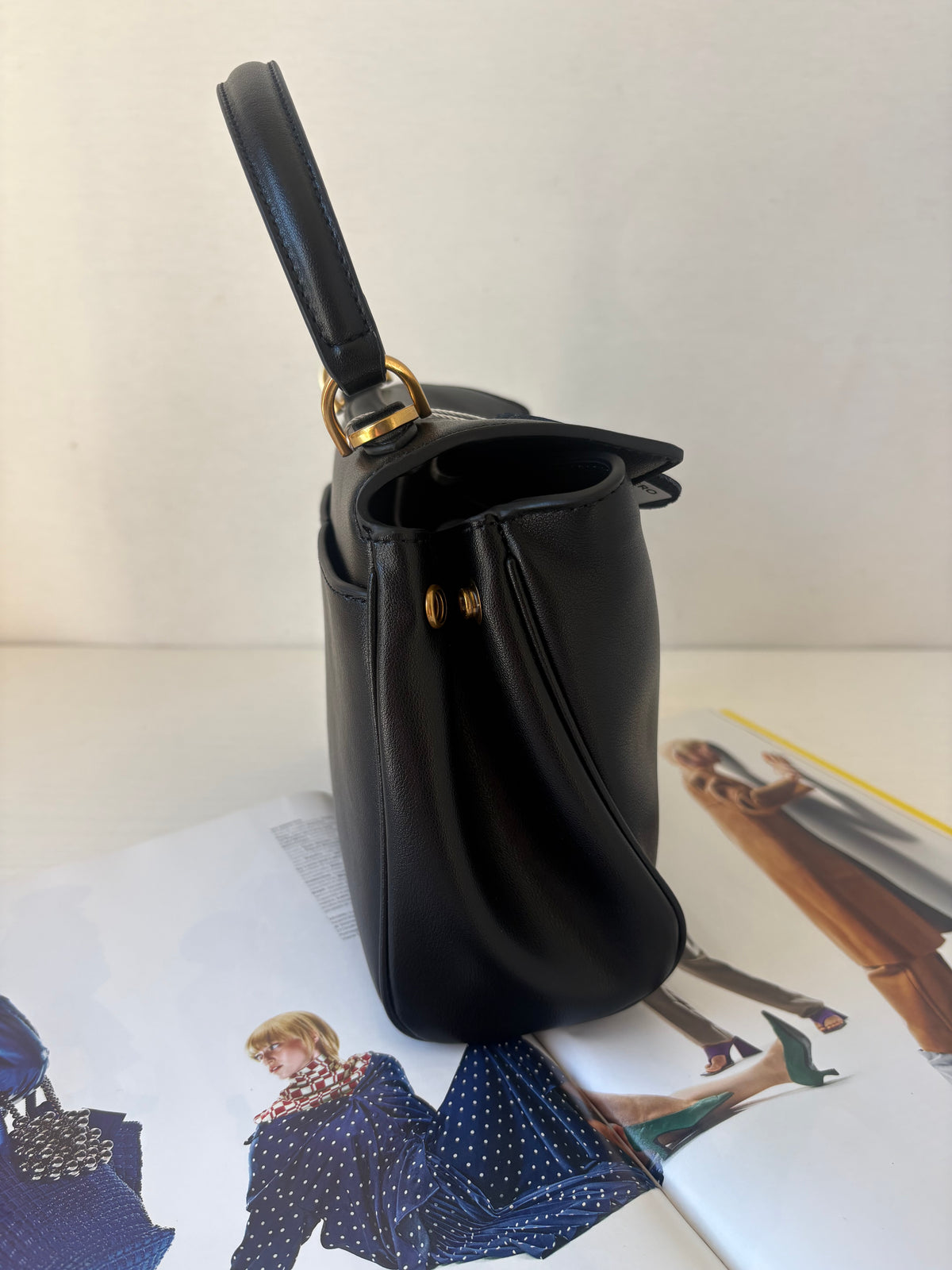 ICON Top Handle 23