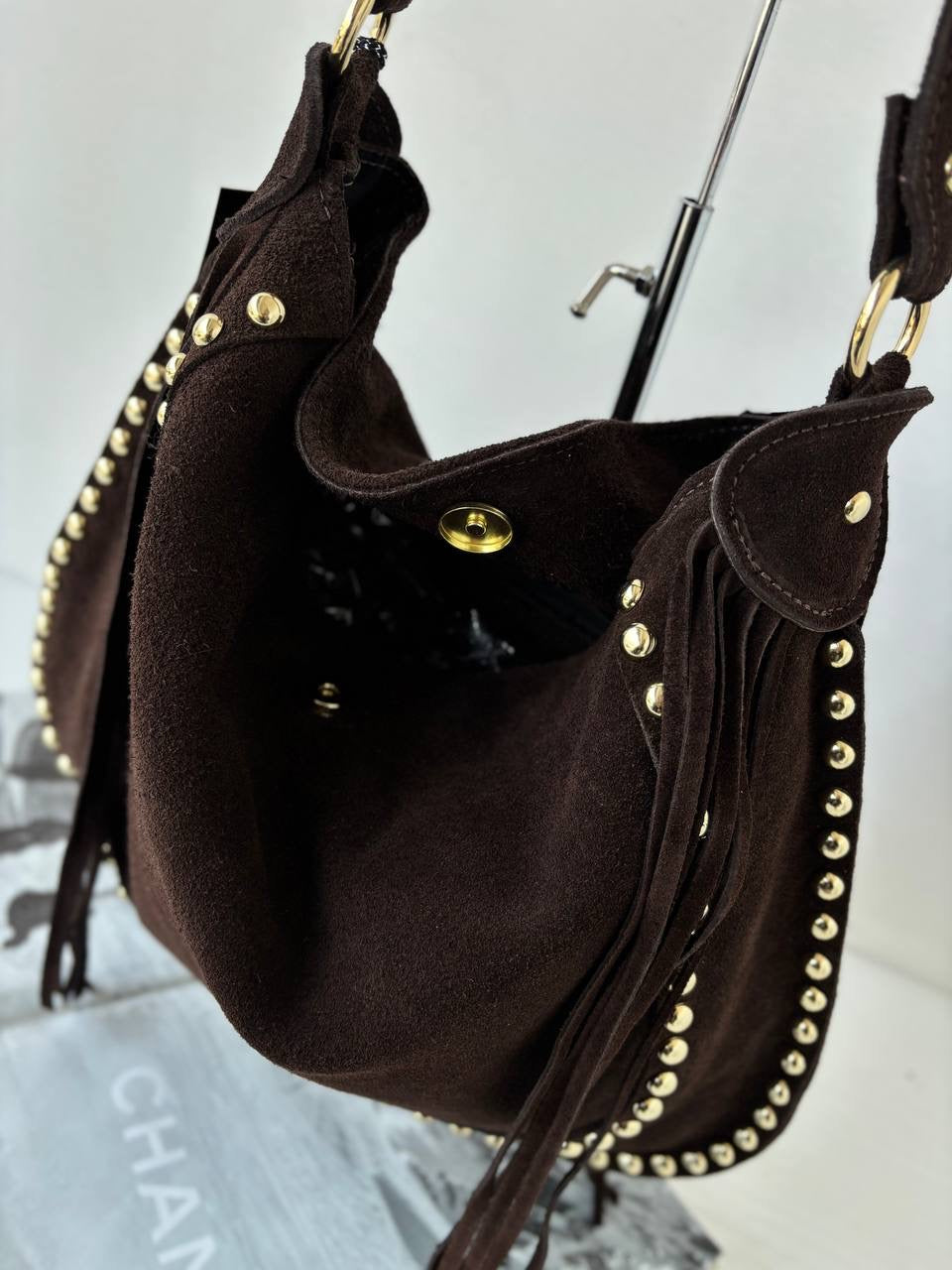 BOHO Fringe - Hobo Camoscio Testa di Moro con Frange e Borchie Oro