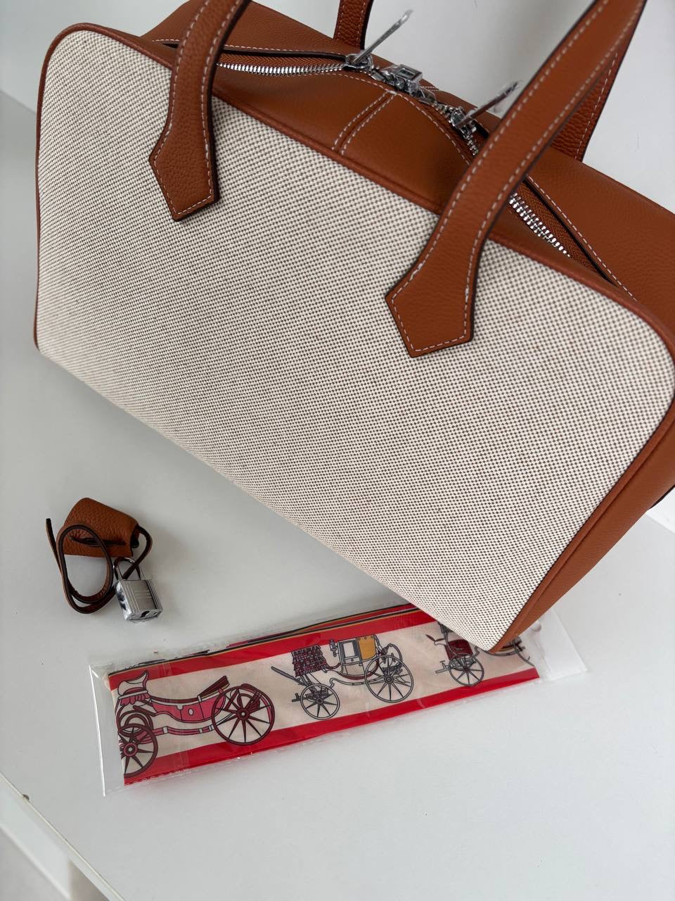 Victoria Canvas