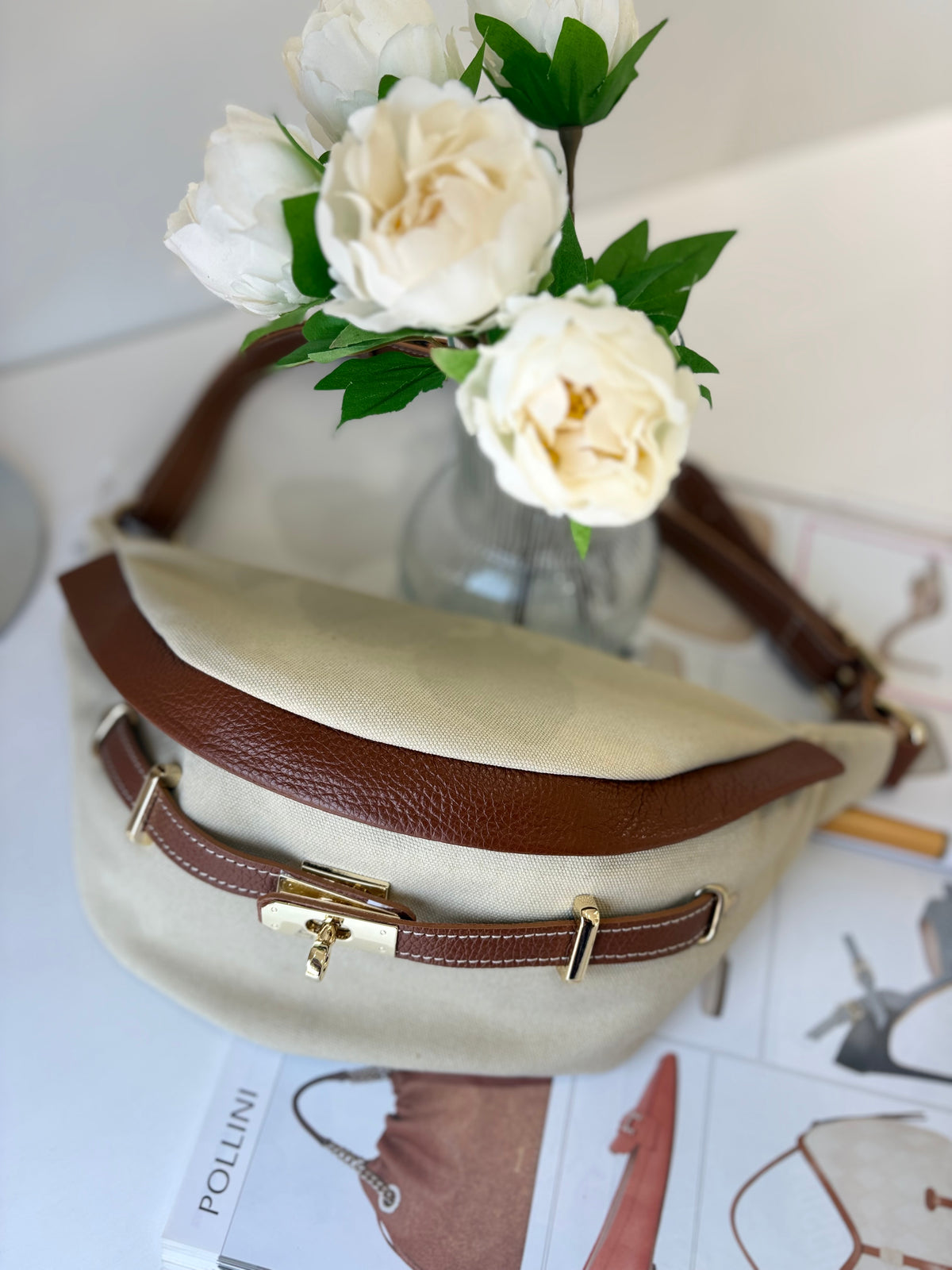 MIA Sling Canvas - Borsa Tracolla Banana Beige e Cuoio con Oro