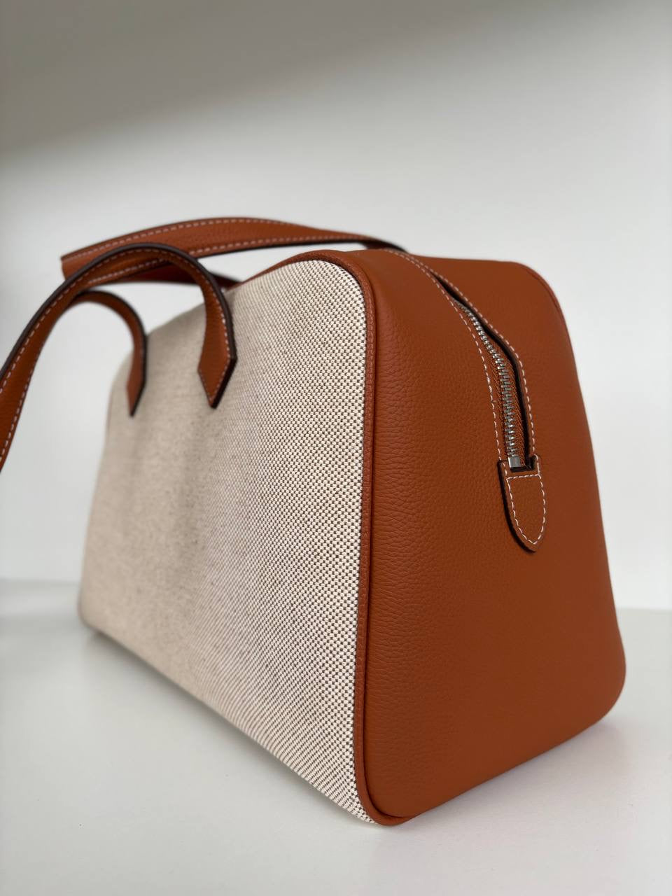 Victoria Canvas