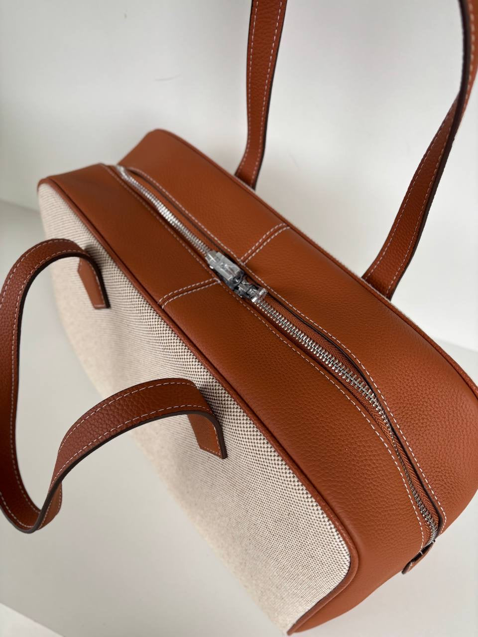Victoria Canvas