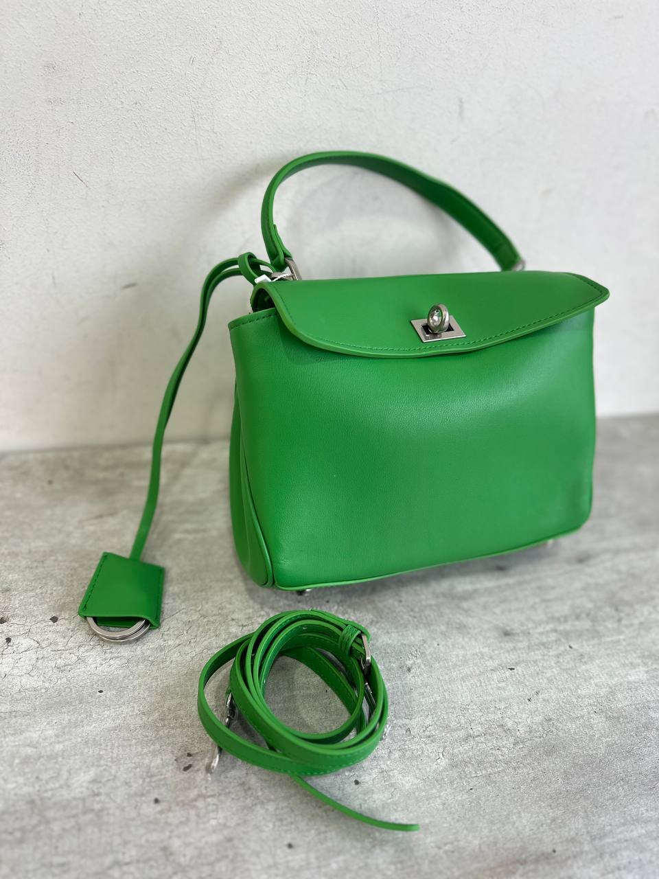 ICON Top Handle 23